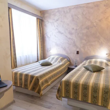 Color Otel 3*