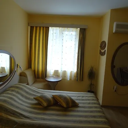 Color Hotel