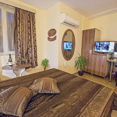 Color Hotel 3*